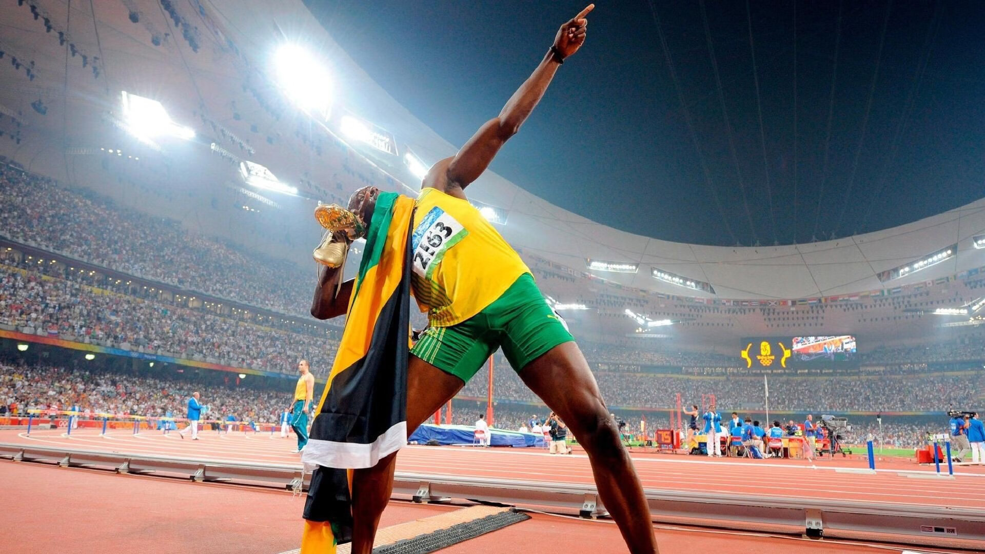 巴黎圣日耳曼再度上演帽子戏法，那不勒斯后防线成筛子！